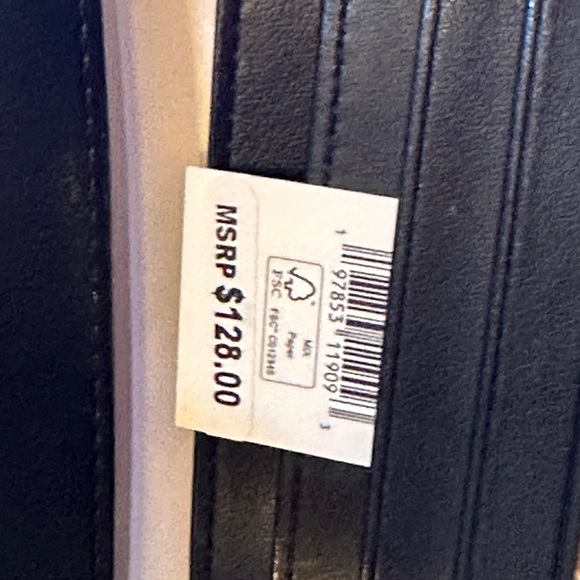 NWT - Michael Kors Crocodile Embossed Leather Wallet. Retail $128.00 - Picture 5 of 5